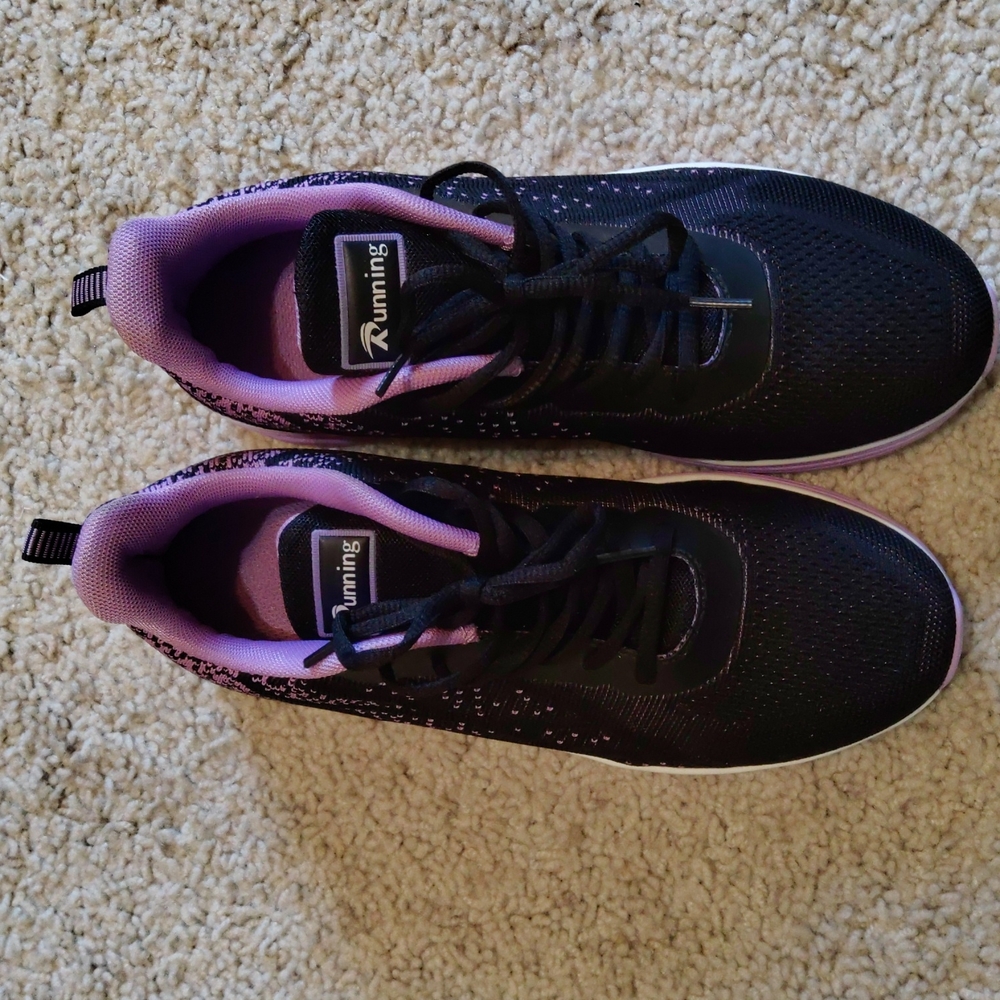 Athletic shoes
